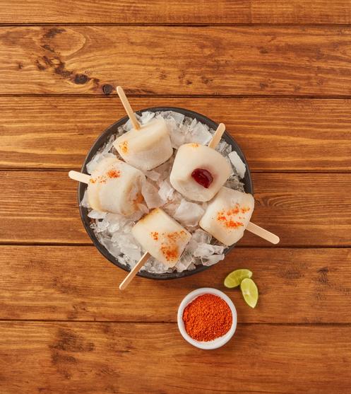 Paletas de Jícama con Salsa de Jamaica